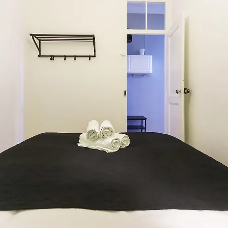 Parlamient River View By Homing דירה