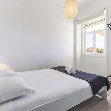 Parlamient River View By Homing